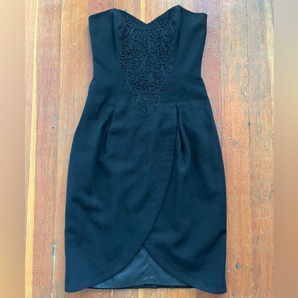 Strapless wool crepe dress, size 6 - Picture 2 of 2
